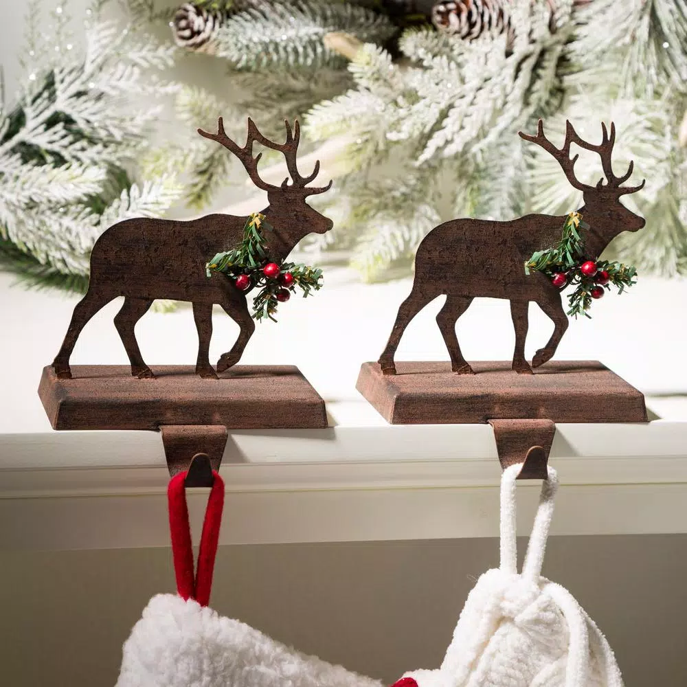 Glitzhome Wooden/Metal Reindeer Stocking Holder (2-Pack) 5 Glitzhome Wooden/Metal Reindeer Stocking Holder (2-Pack) - Image 5